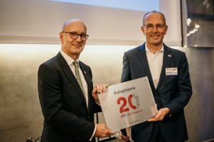 20 years of strategic partnership were celebrated, and the strategy of MVV Energie CZ up to 2030 outlined, by the Chairman of the Board of Directors, Jrg Ldorf (left) and Ralf Klpfer, the Chairman of the Supervisory Board.